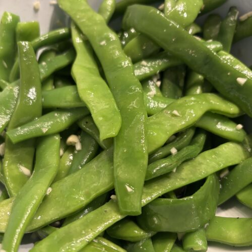 Garlic green beans in a bowl