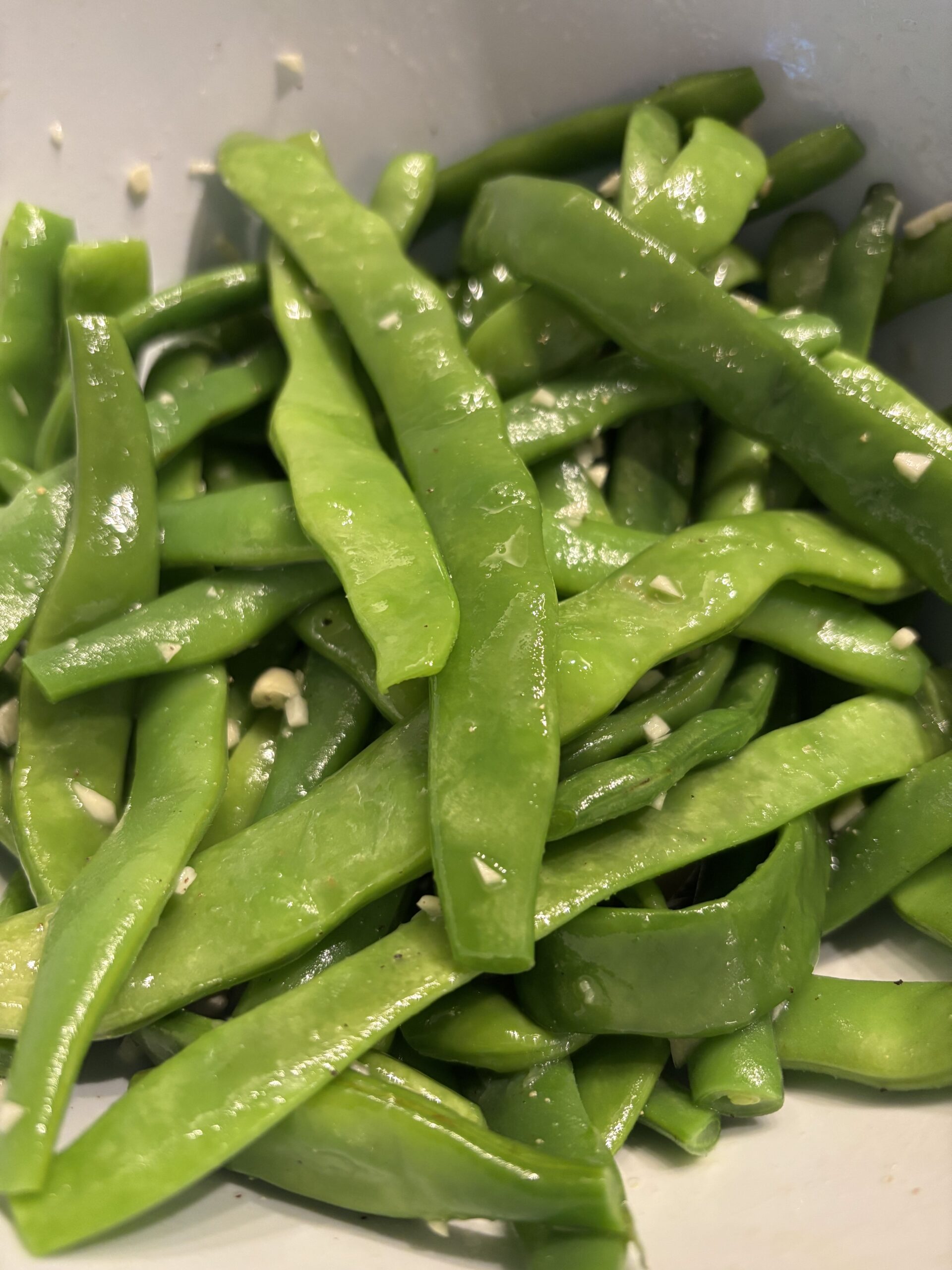 Garlic green beans in a bowl